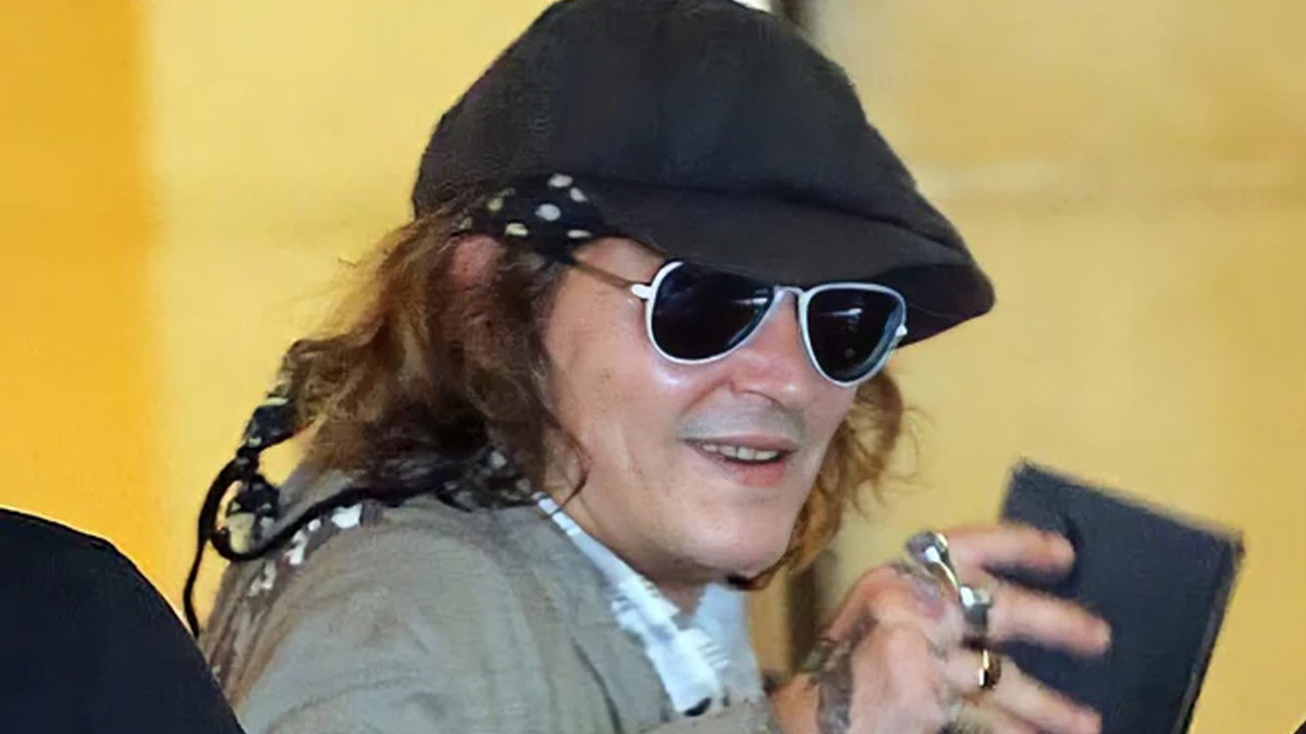 Johnny Depp Amazes Fans with a New Clean-Shaven Appearance