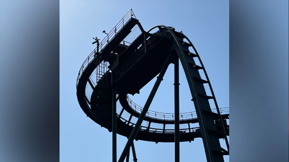The Heatwave in the United Kingdom Forces Amusement Park Visitors to Walk Down