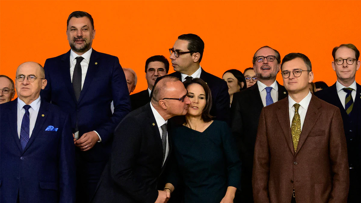 Croatian Minister Approaches to Kiss German Counterpart During EU Meeting, Later Apologises